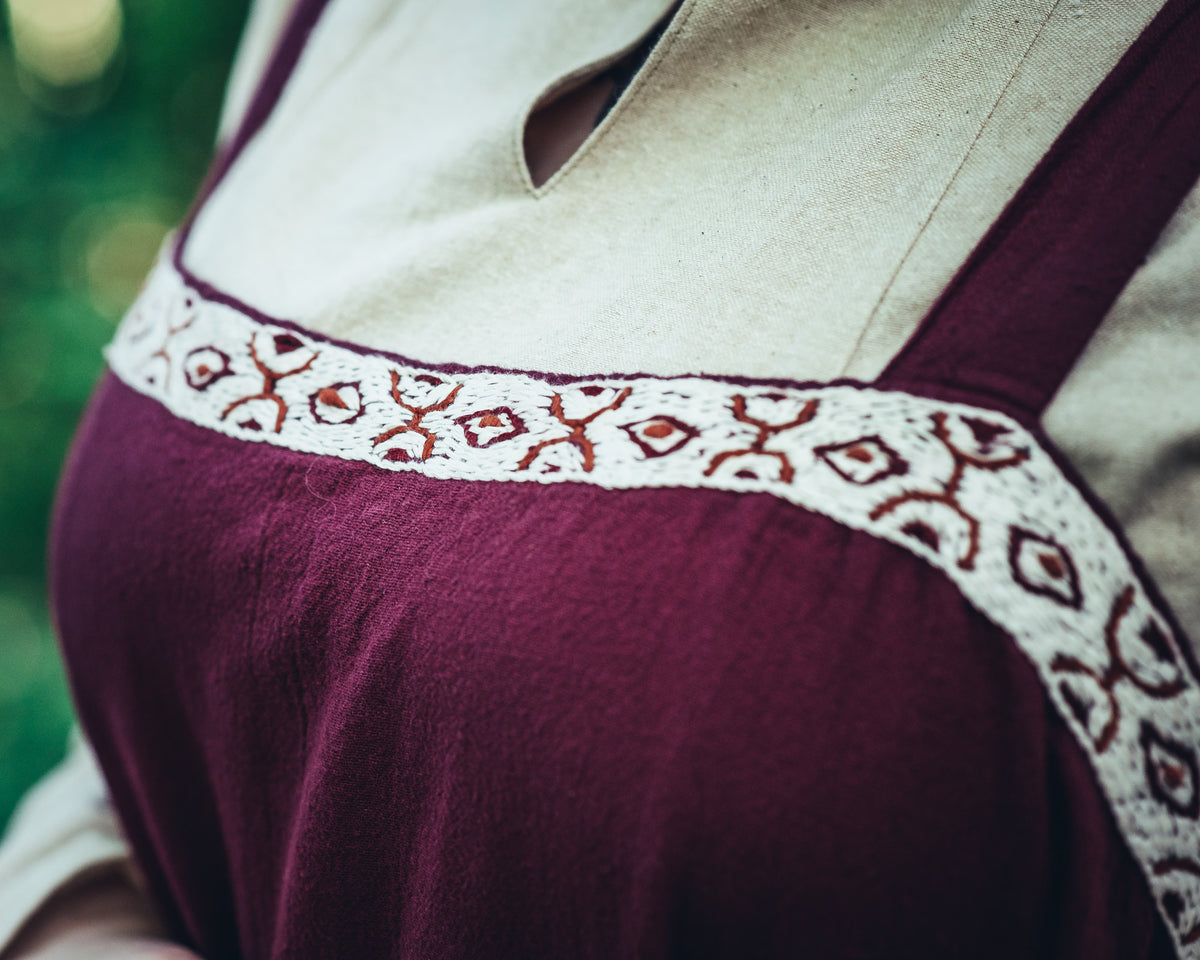 Hangeroc Svanhild, rosso