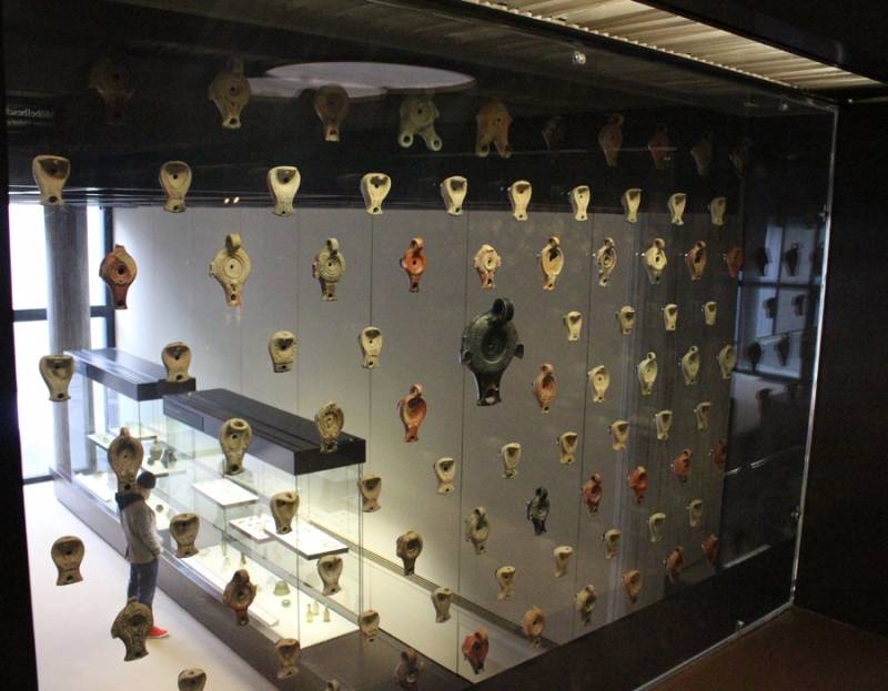 Rzymska lampa oliwna gladiator Decirivs–Baebivs