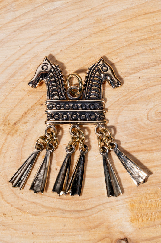 Vikingahäst hängare, brons