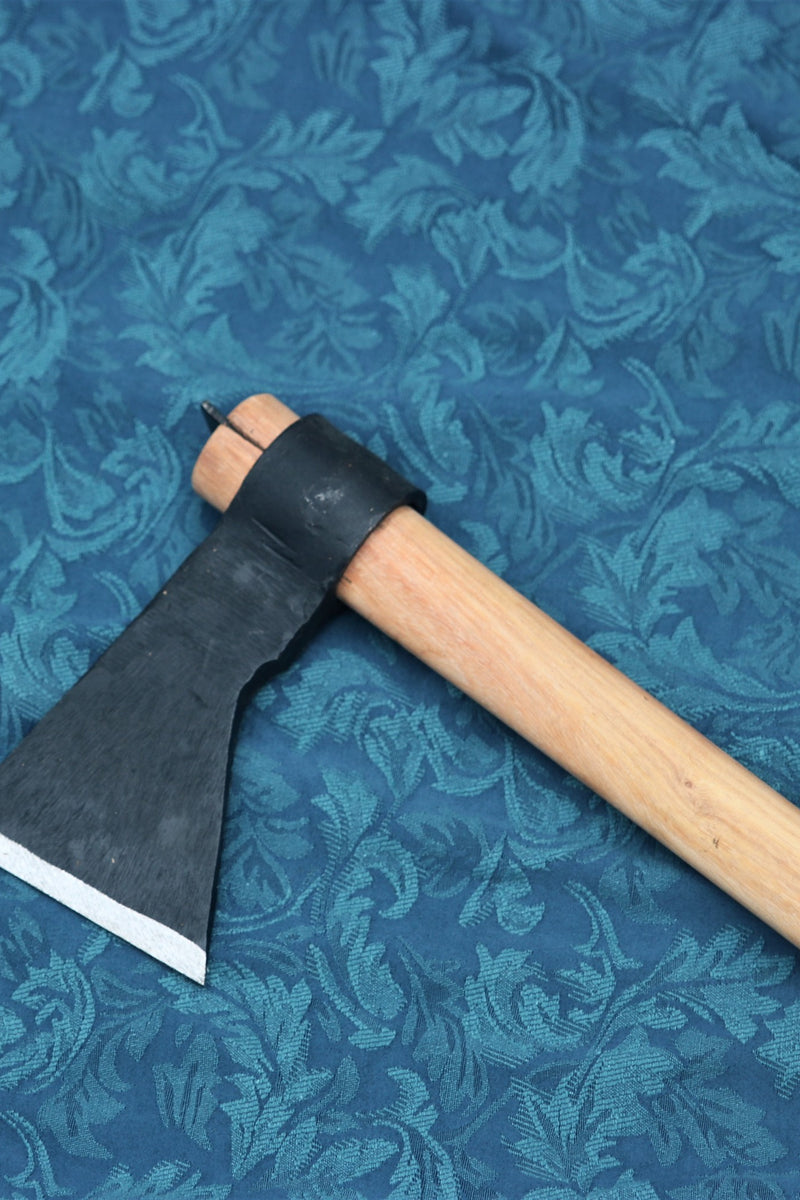 Tomahawk throwing axe, semi-sharp