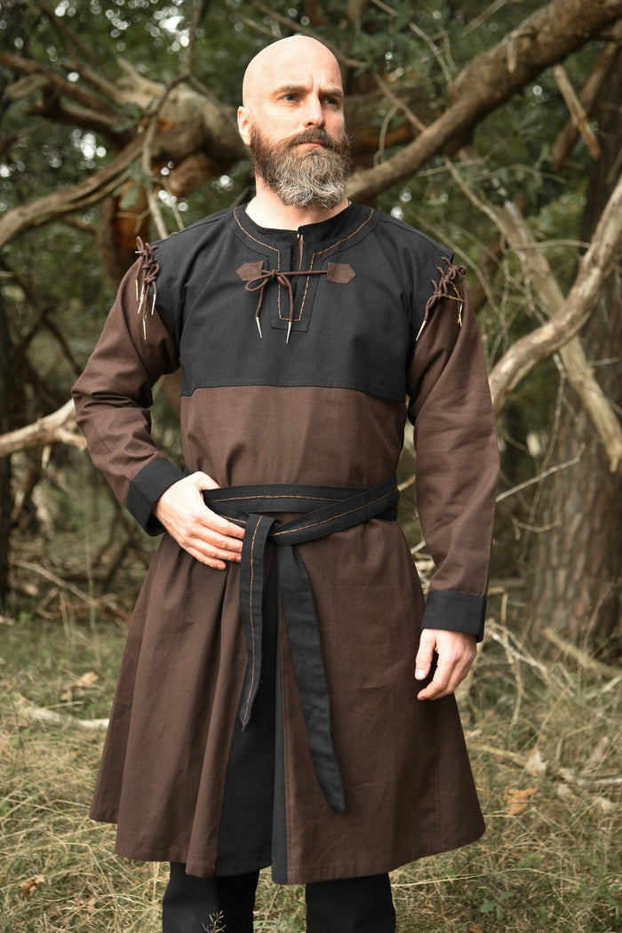 Tuniki Skjoldehamm, brązowo-czarna