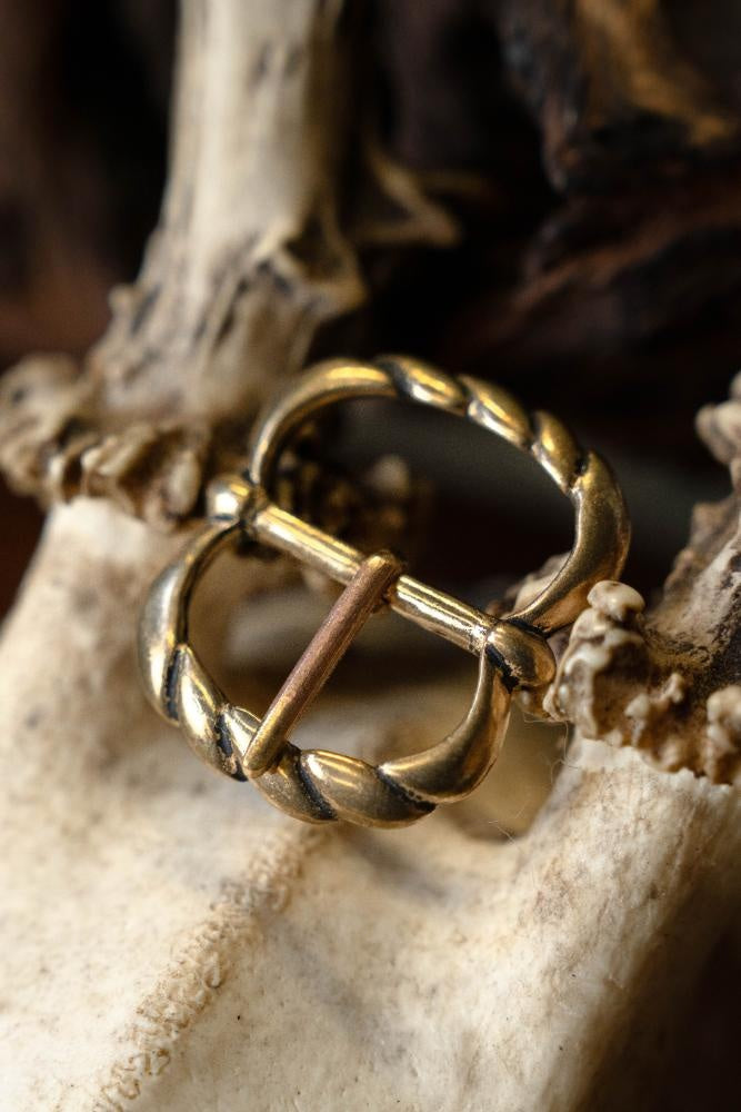 Senmedeltida spänne 2a