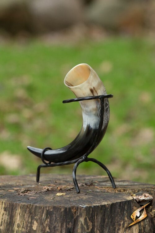 Cuerno para beber vikingo Aegishjalmur, oscuro, 500–650 ml