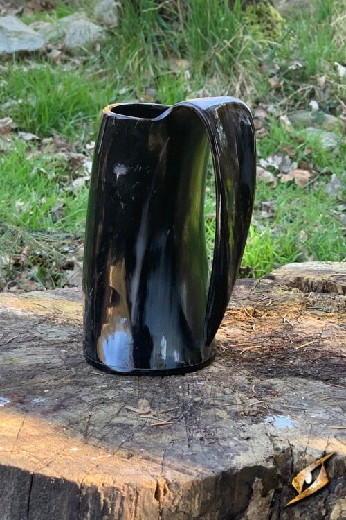 Wikiński róg do picia Vegvisir, ciemny, 0,5 l, 500–650 ml