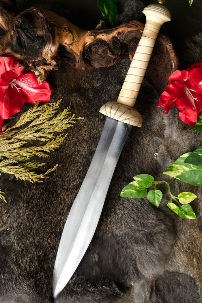 Gladiatordolk Pompeii, halvskarpt