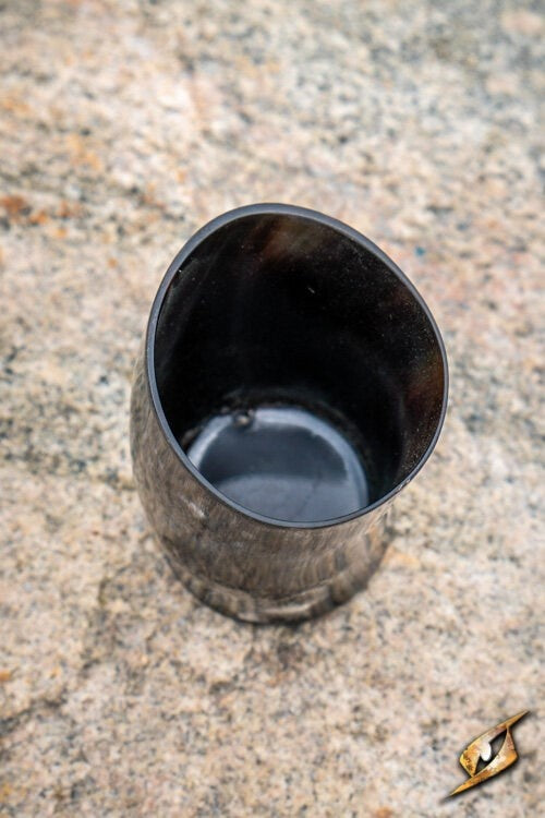 Horn cup, dark, 200-300 ml