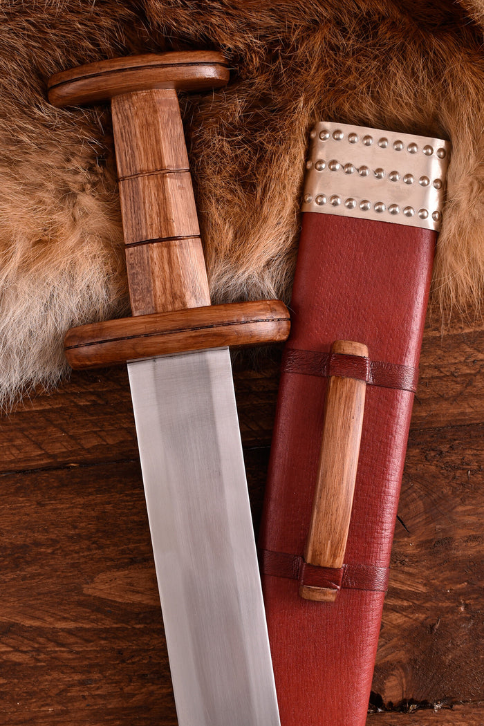 Espada Feltwell, siglos IV–V d. C., semi-afilada