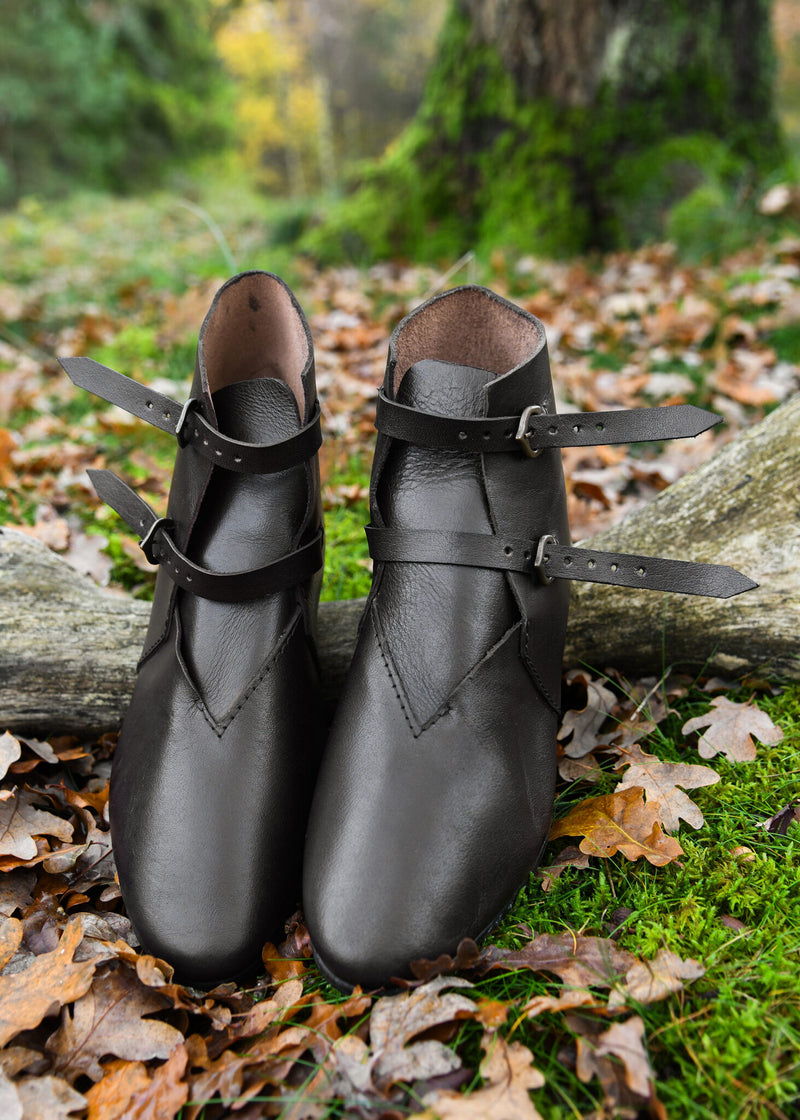 Middeleeuwse enkellaarzen 1250-1500