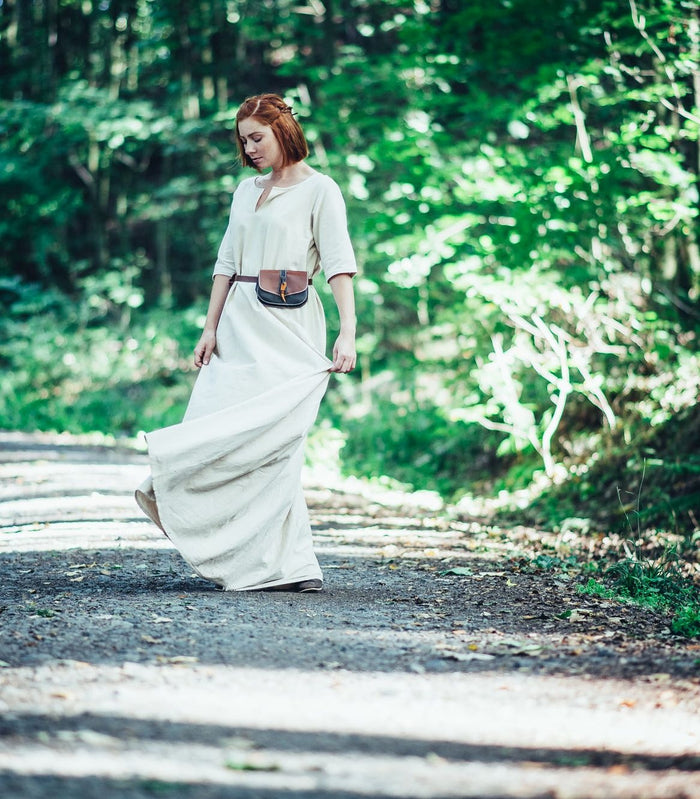 Tidigmedeltida klänning Brida, naturfärgad