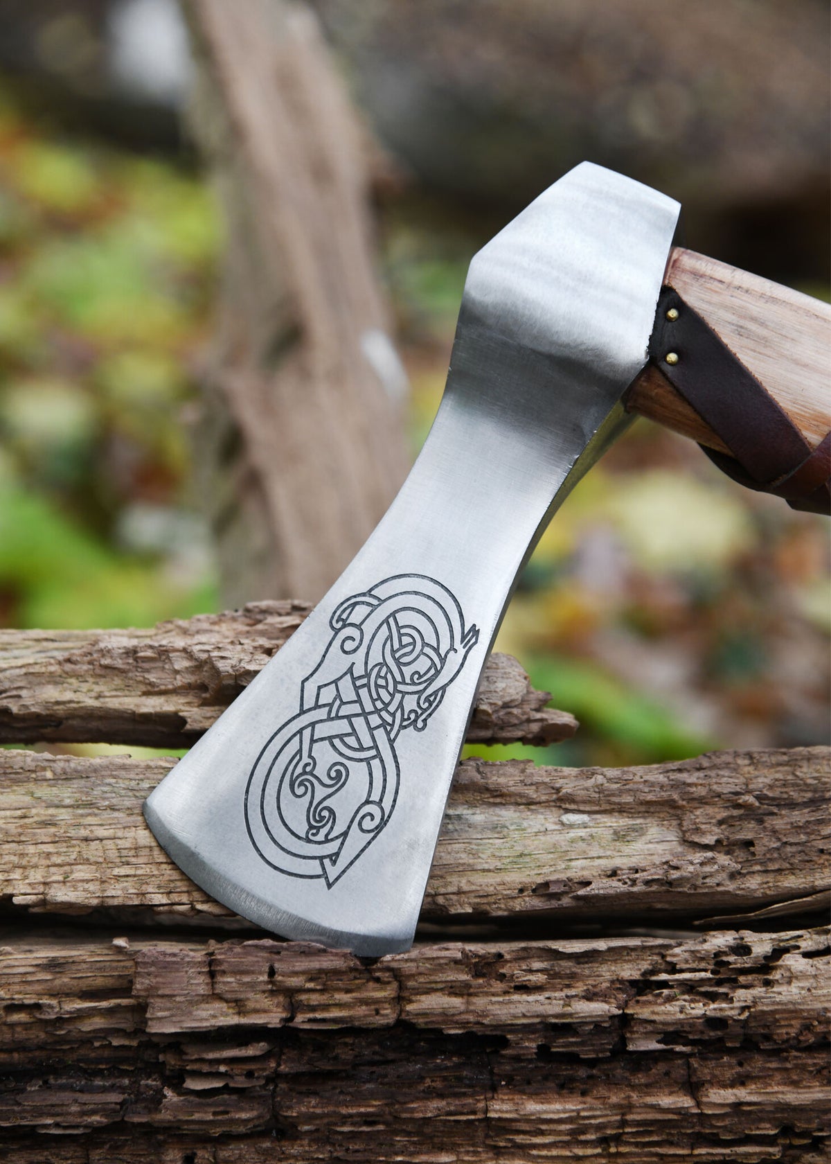 Viking bijl, type A, gegraveerd, semi-scherp