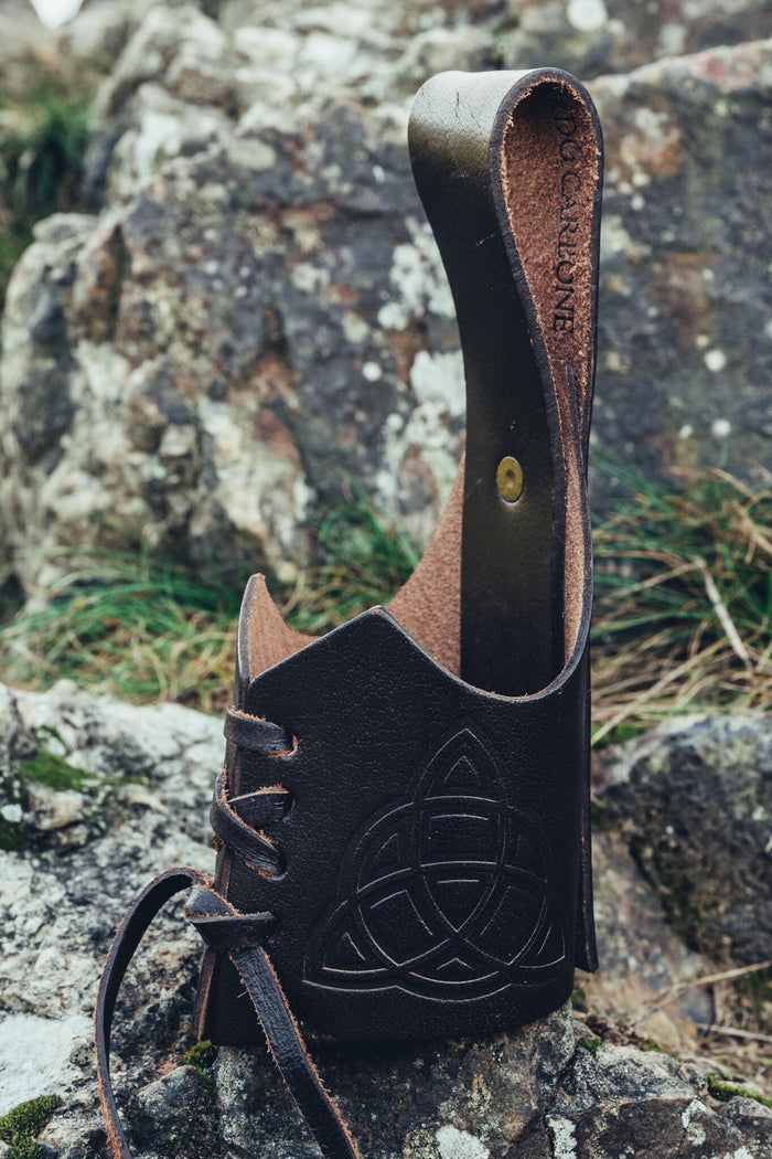 Trinkhornhalter Triquetra, dunkelbraun