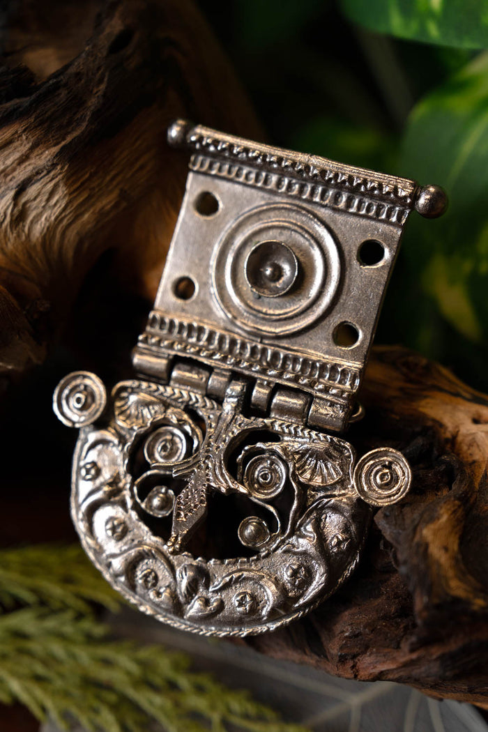 Romeinse riemgesp Tekija, vertind messing