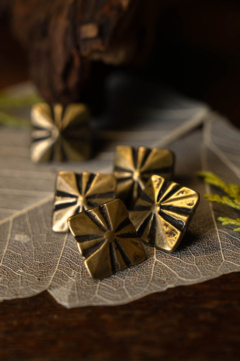 Set di riembeslag medievale (1500–1600), 5 pezzi, bronzo