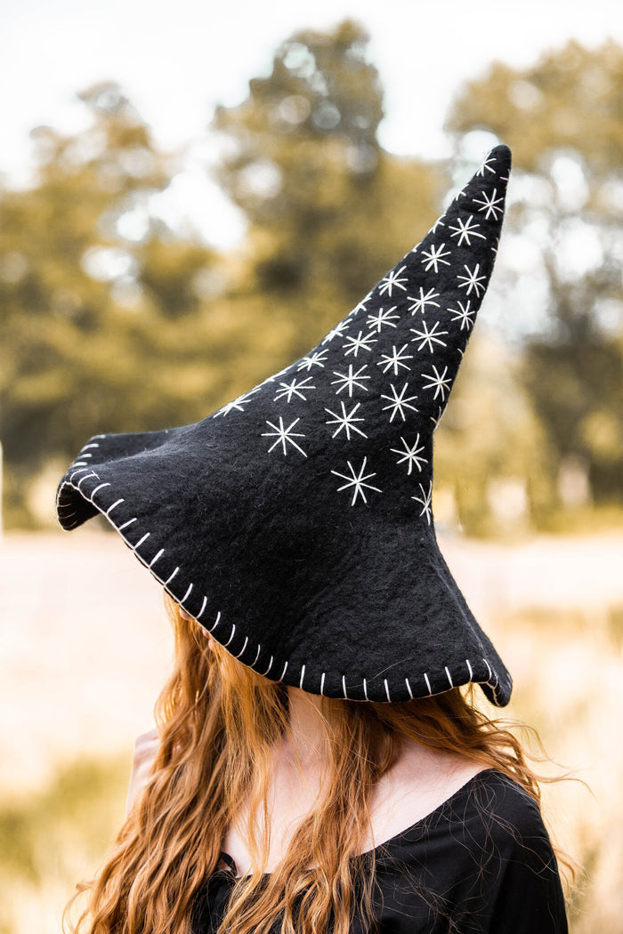 Witch hat with stars, black, wool