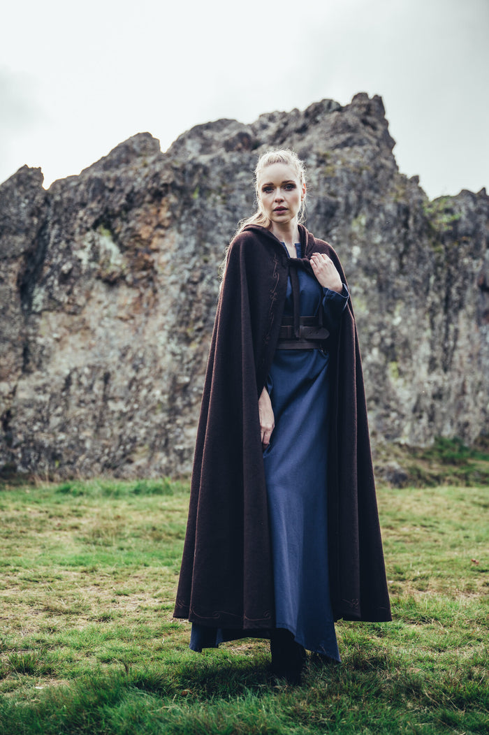 Manto bordado Damia, mezcla de lana, marrón