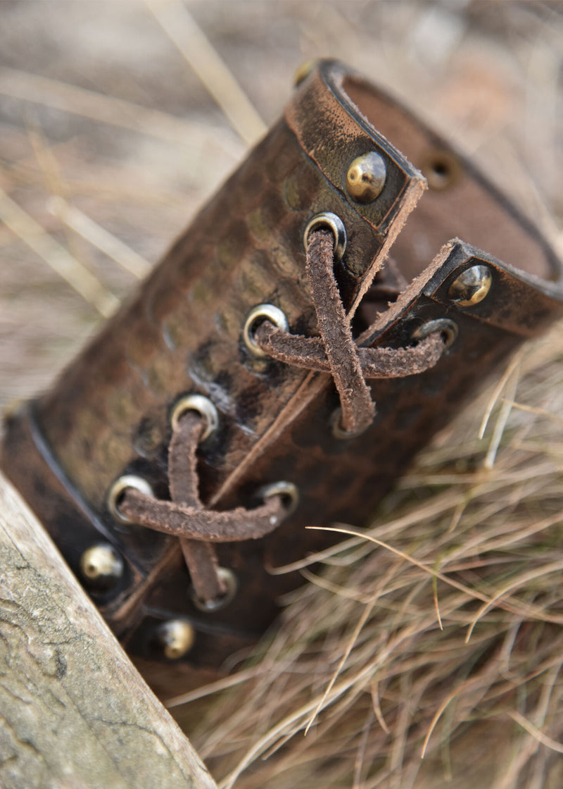 Bracciale celtico con cinghiale Knocknagael, per pezzo, cuoio