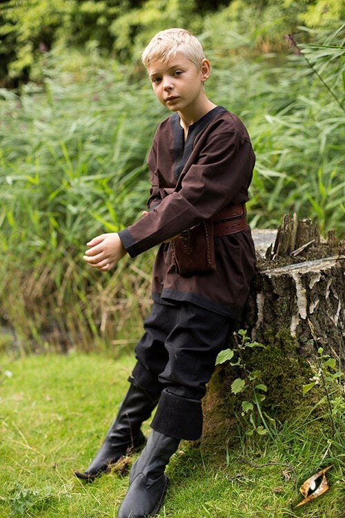 Medieval long-sleeved tunic brown