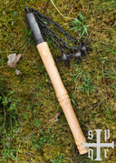 Mittelalterlicher Streitflegel mit drei Sternen