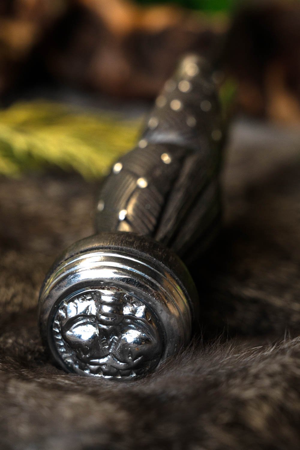 Verzierter Dirk, halbscharf