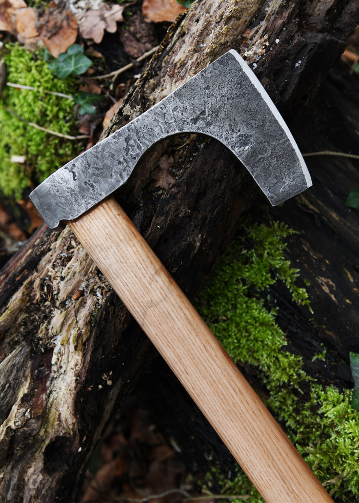 Viking axe, skeggox, type C, semi-sharp