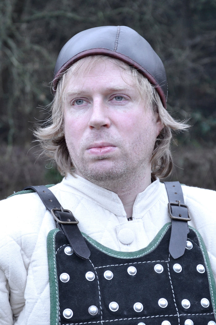 Historisk hætte, læder, brun