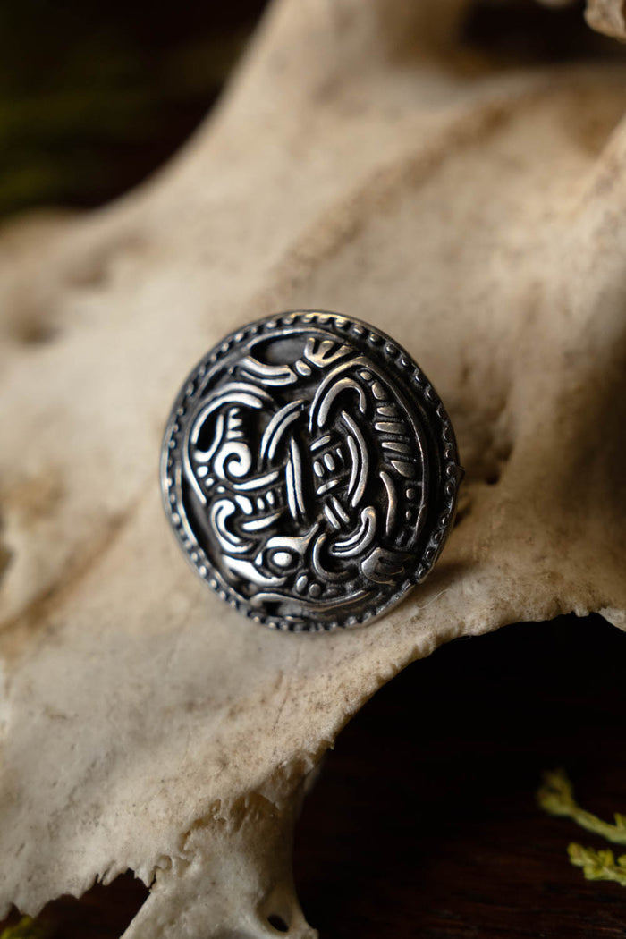 Adorno redondo de cinturón de Hordaland, zamak plateado