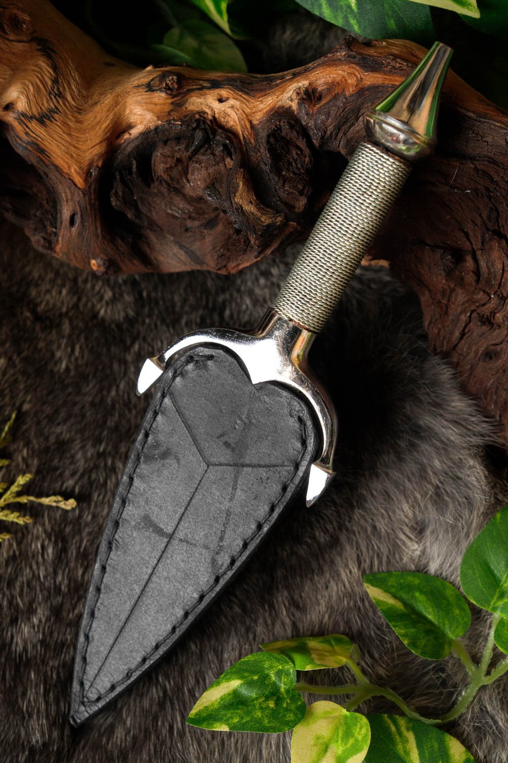 Steel ladies dagger, semi-sharp