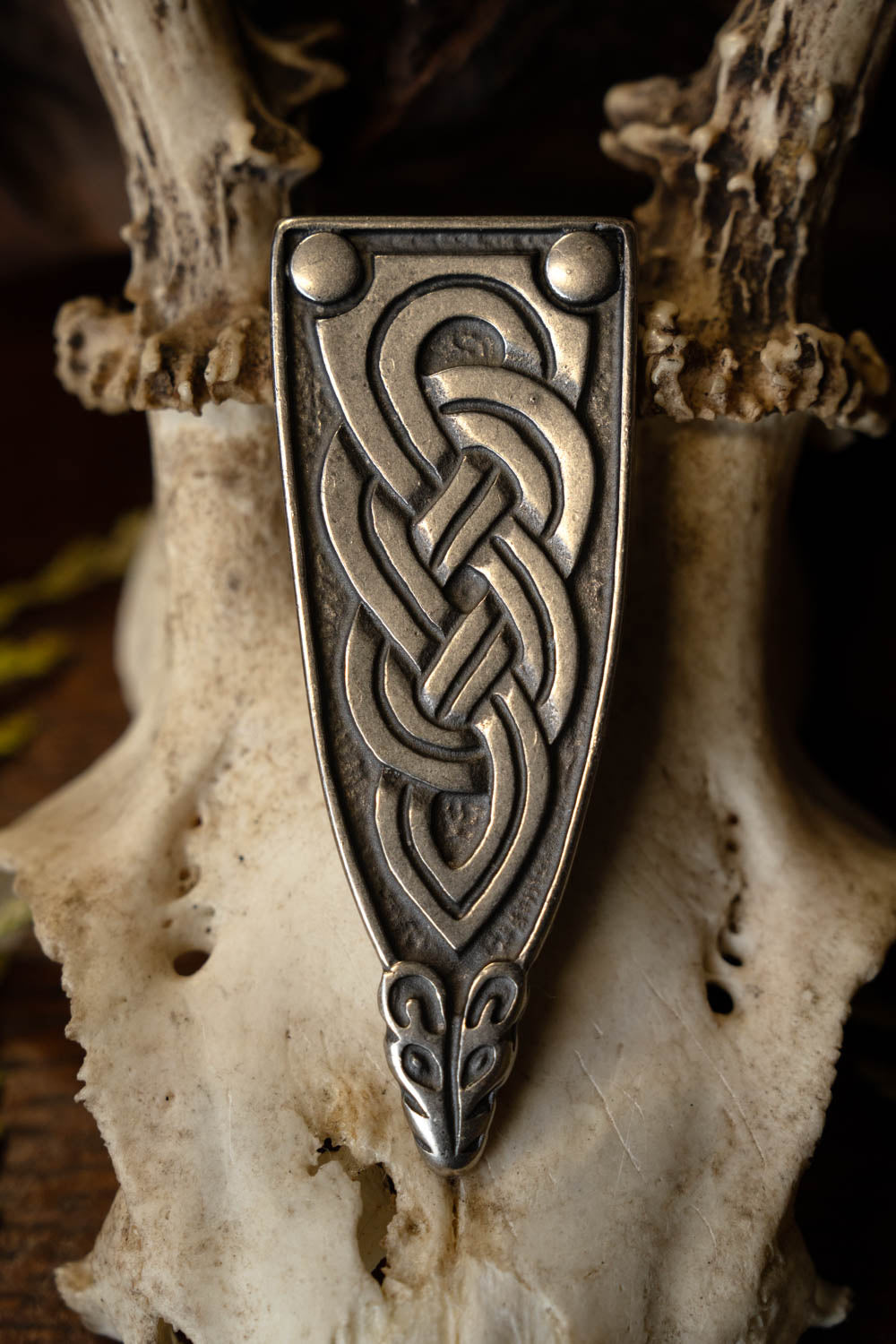 Vikingeriemende Borre-dyr, forsølvet