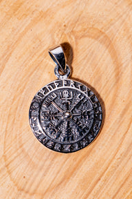 Vegvisir privjesak, srebrna, drvo