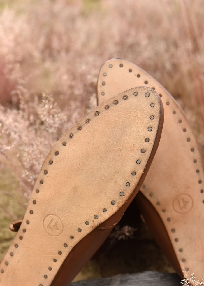 Viking boots with toggles, brown