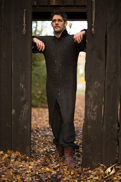 Hauberk mit Schlitz, halblange Ärmel, schwarz, unvernietet, 9 mm