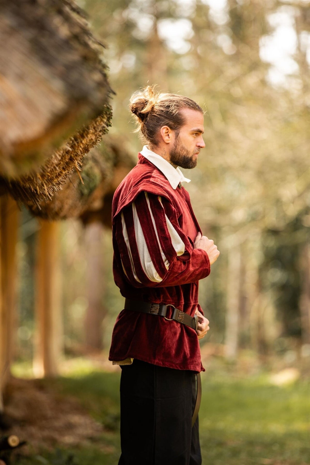 Open-sleeve doublet, red