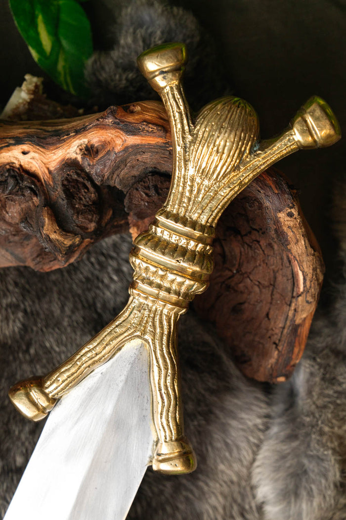 Keltisk antropomorf dolk, halvvass