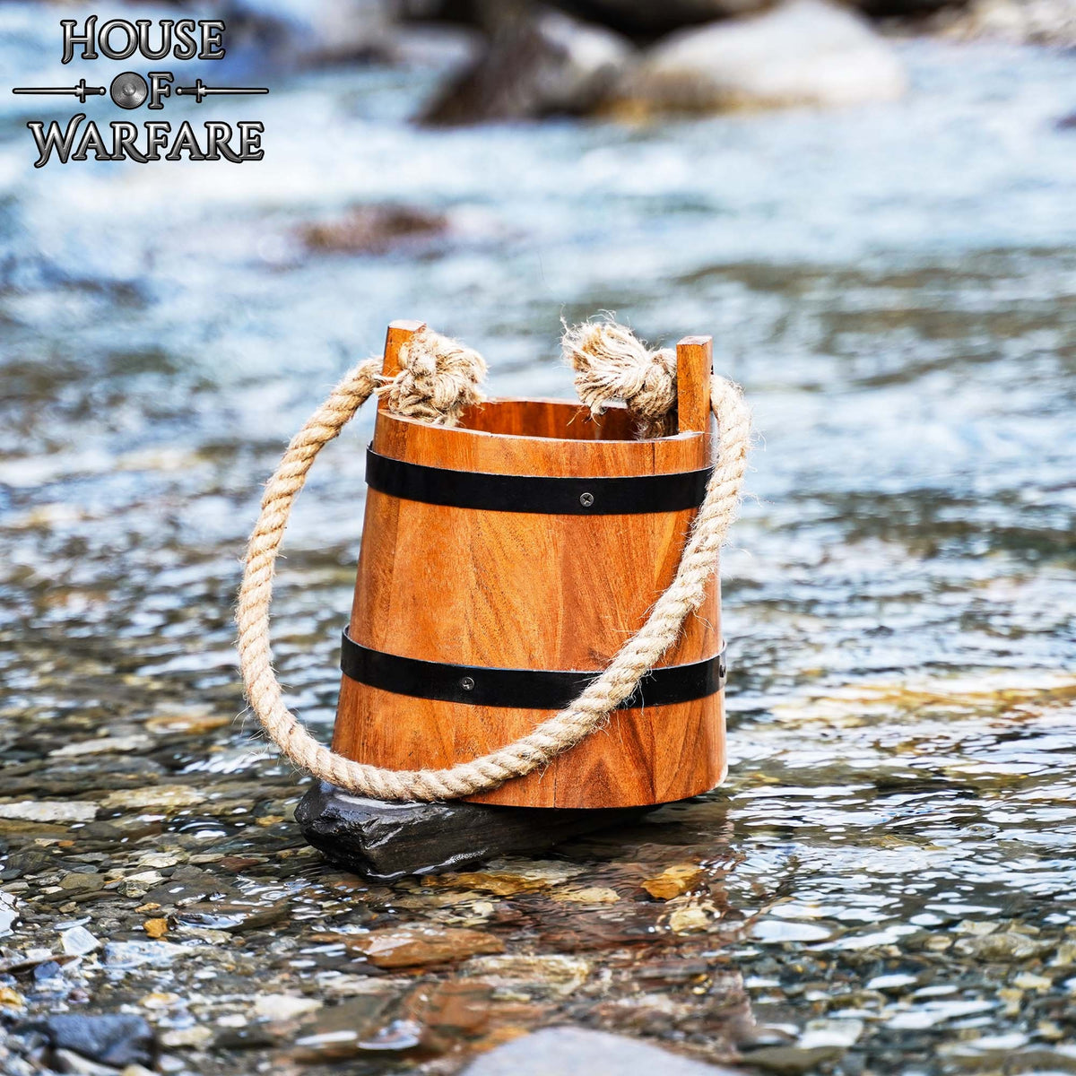 Seau en bois médiéval