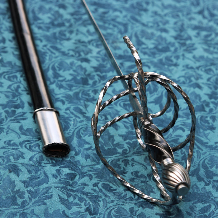 Rapir De Tre Musketerer med bengreb, semi-skarpt