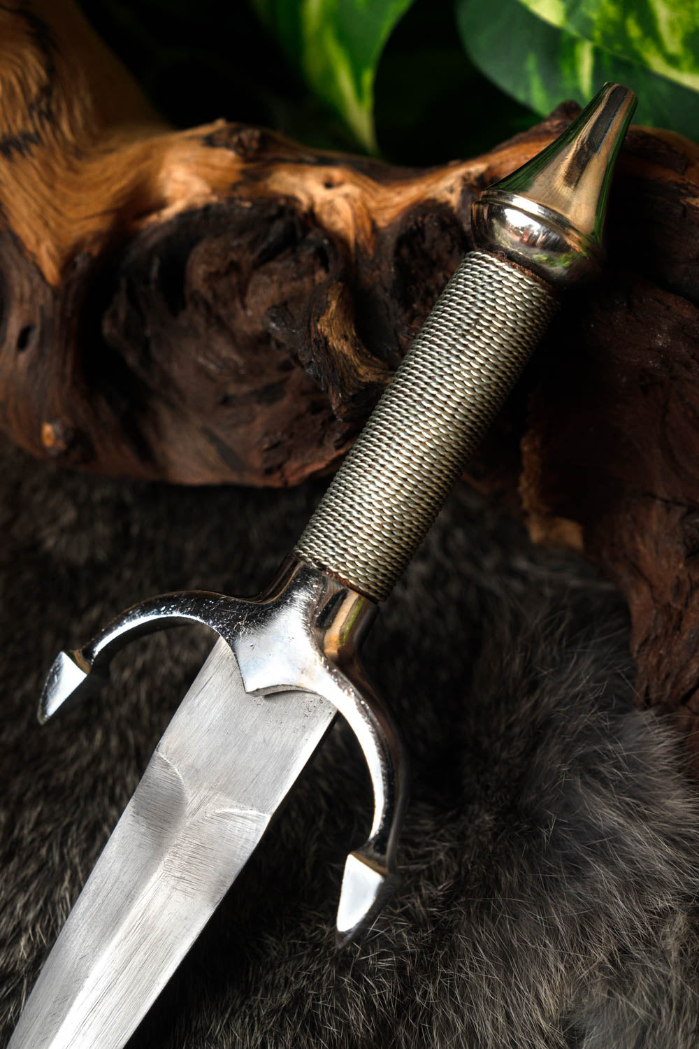 Steel ladies dagger, semi-sharp