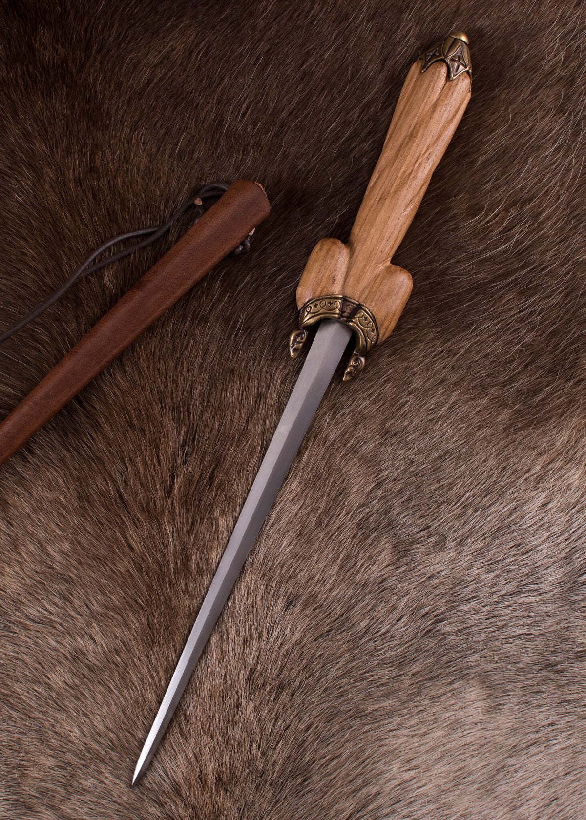 Kugledolk fra 1500-tallet, halvskarpt