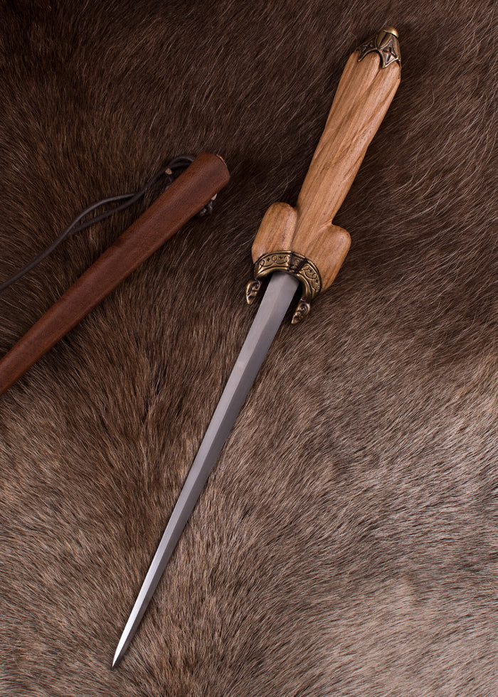 Kugledolk fra 1500-tallet, halvskarpt