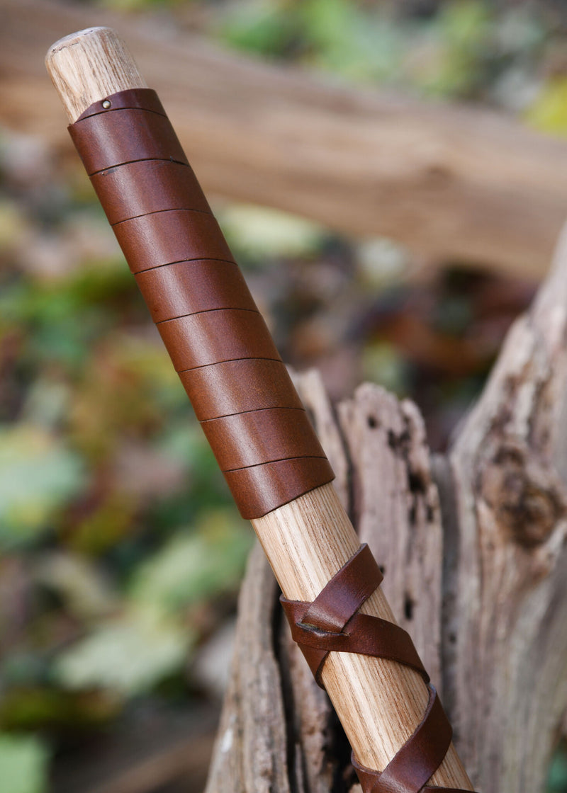 Hacha vikinga, tipo F, grabada, semi-afilada