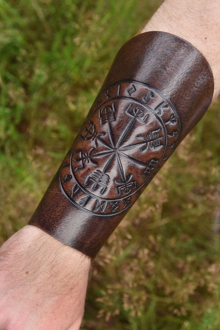 Vegvisir leren bracers, onderarmbeschermers