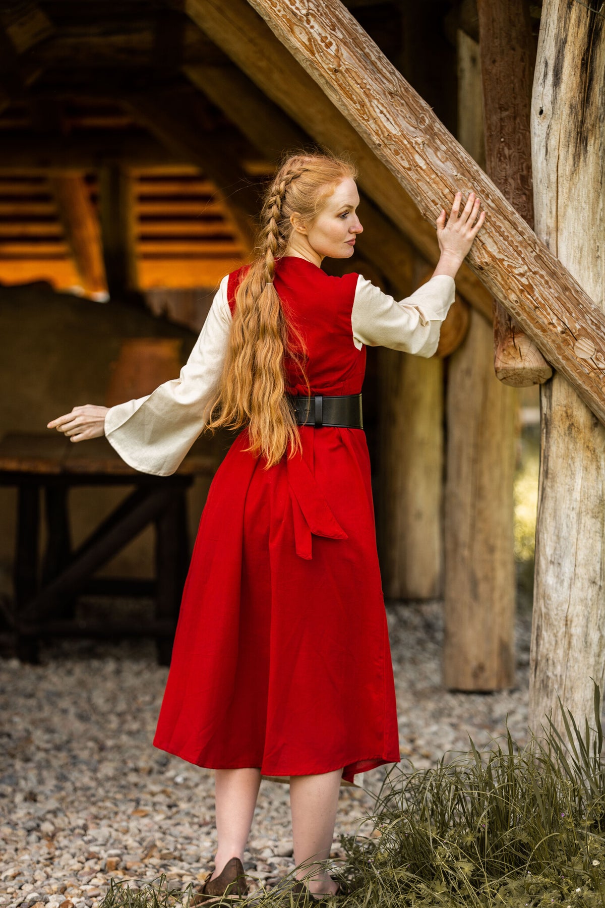 Belle-mekko, punainen-kerma