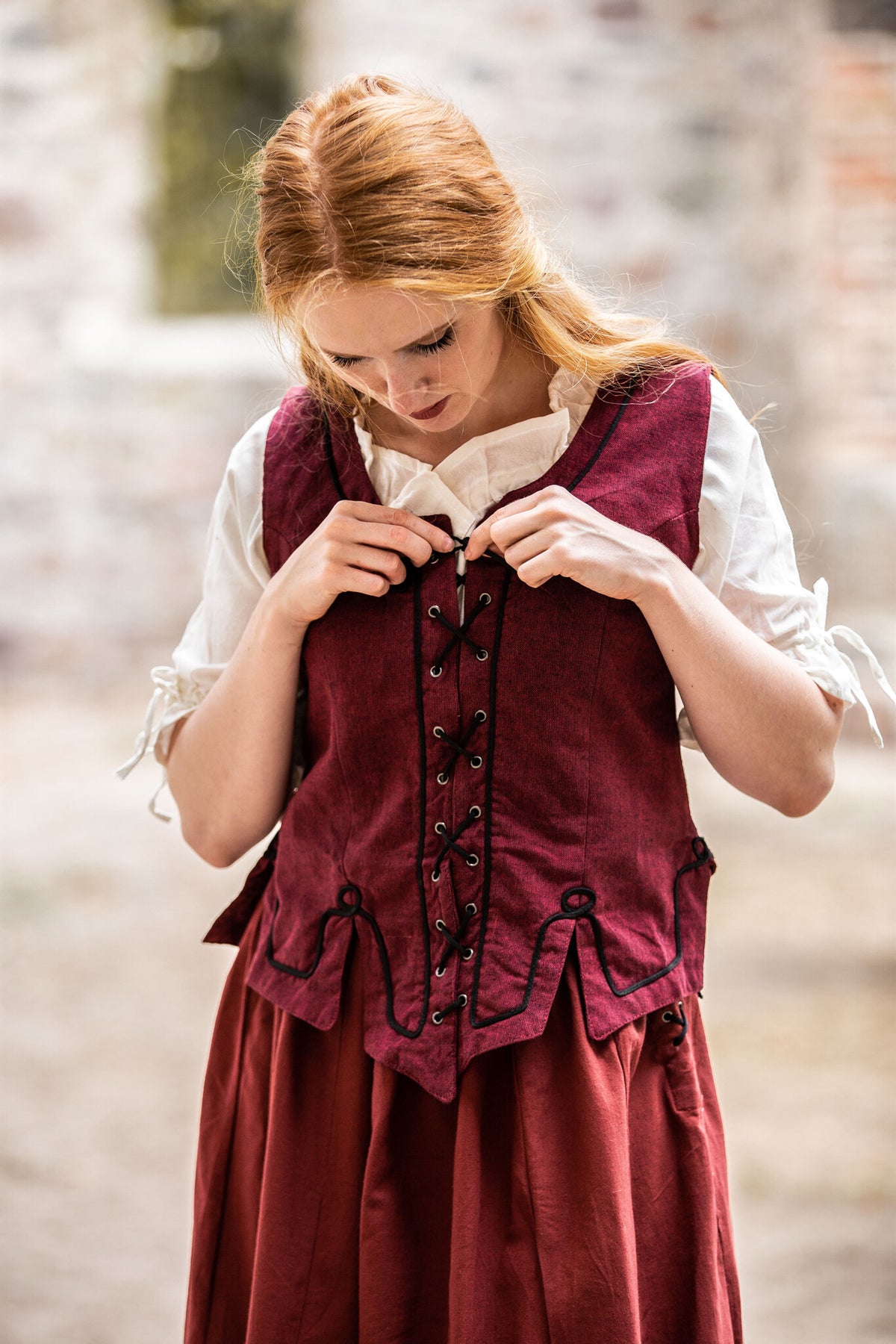 16th century doublet Christine red