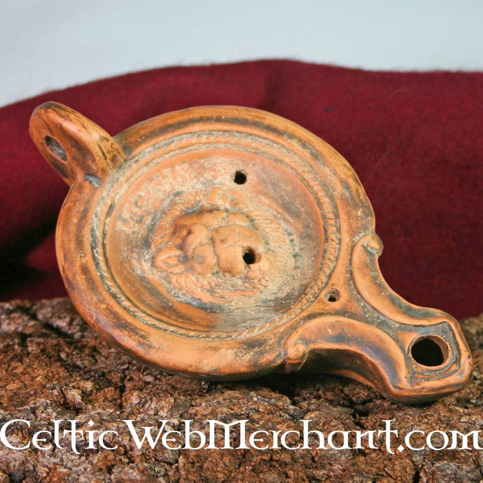 Rzymska lampa oliwna z lwem