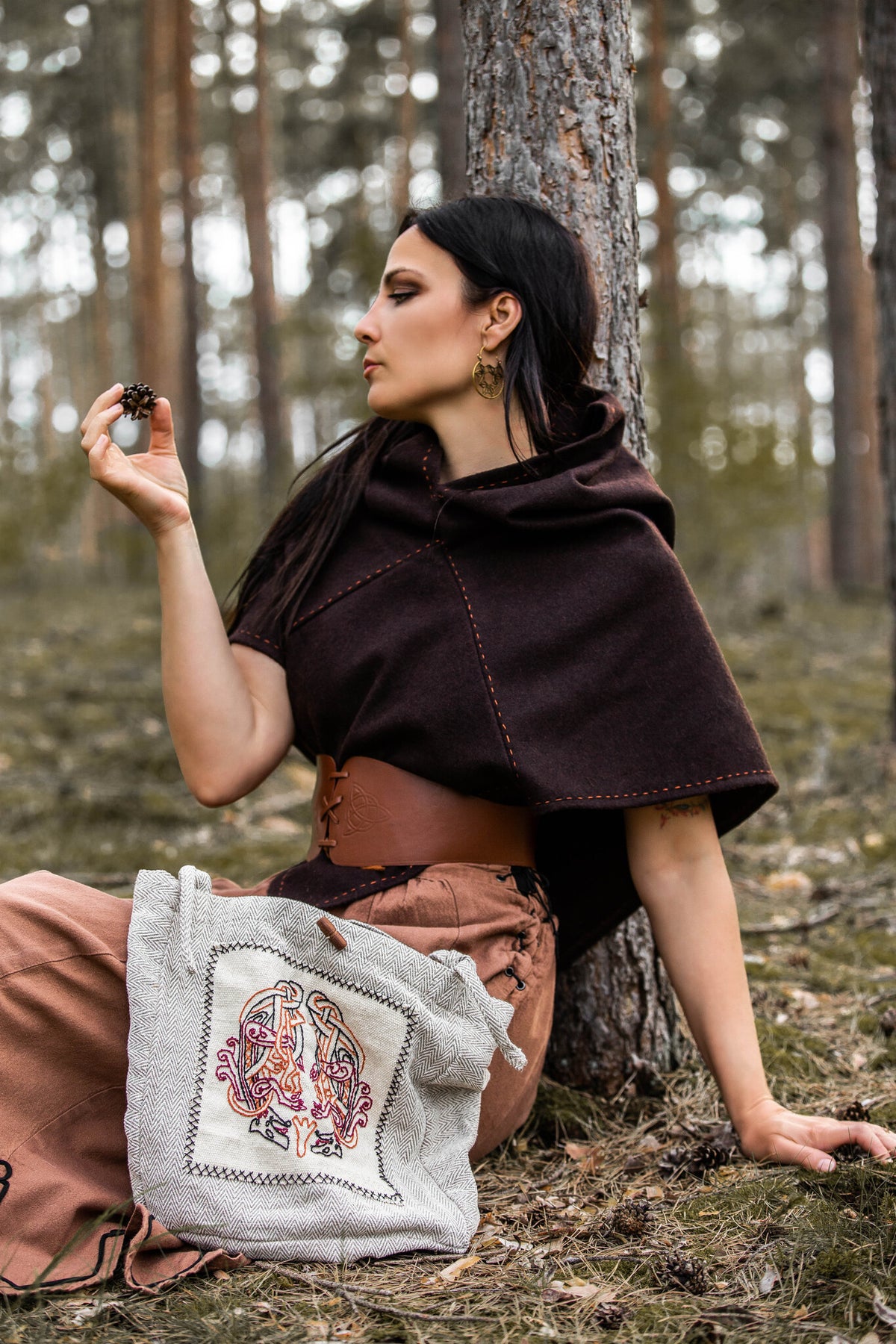 Sac à bandoulière viking brodé Urnes avec motif en arête de poisson