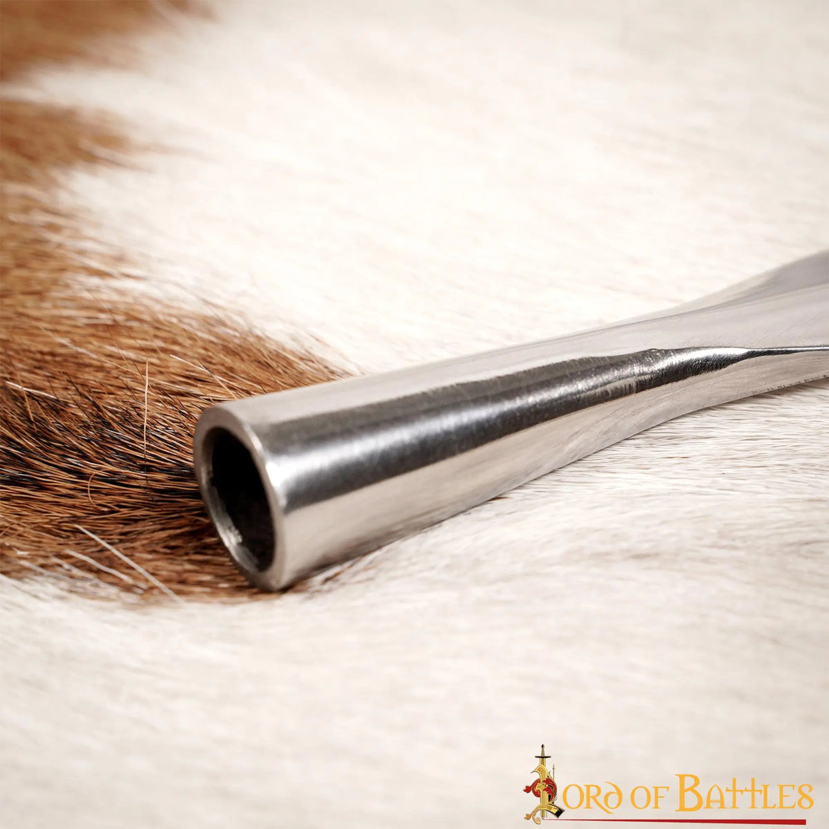 Punta de lanza germánica de hoja (framms), semi-afilada