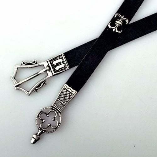 Lyxigt gotiskt bälte, mässing, 151 cm, brun