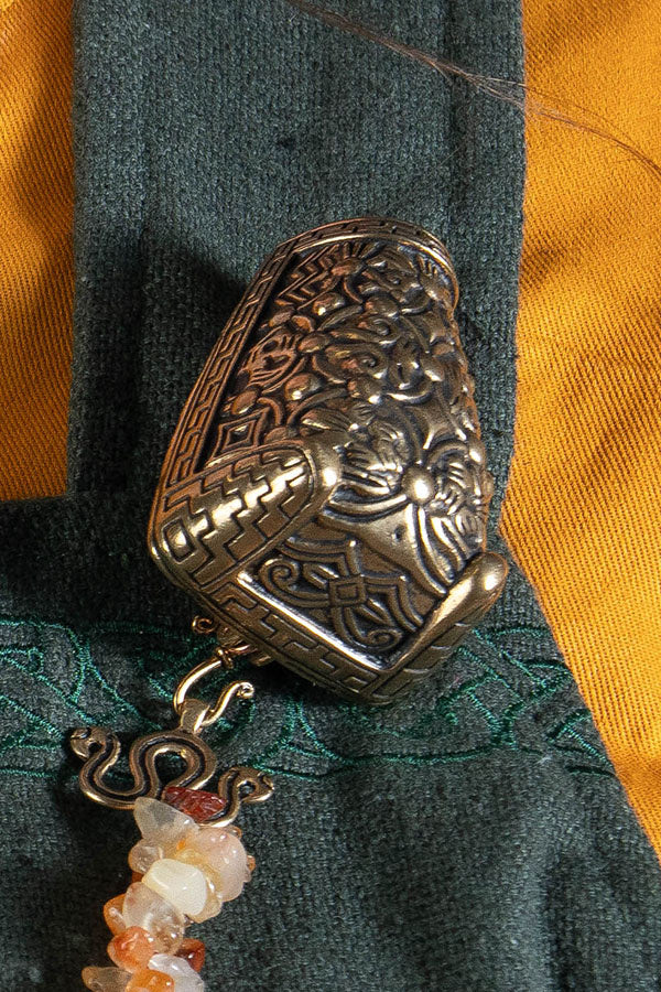 Schildkrötenfibel mit Tierkopf Gotland, Bronze