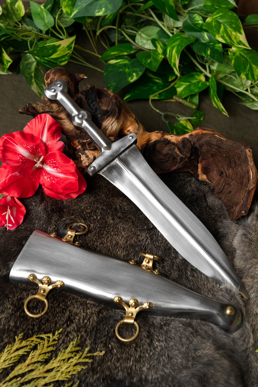 Pugio, type 2, halvskarpt