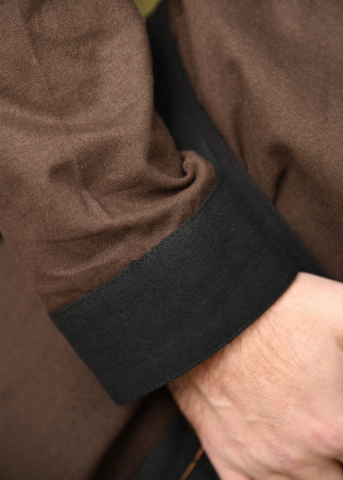 Skjoldehamm-tunika, brun-sort