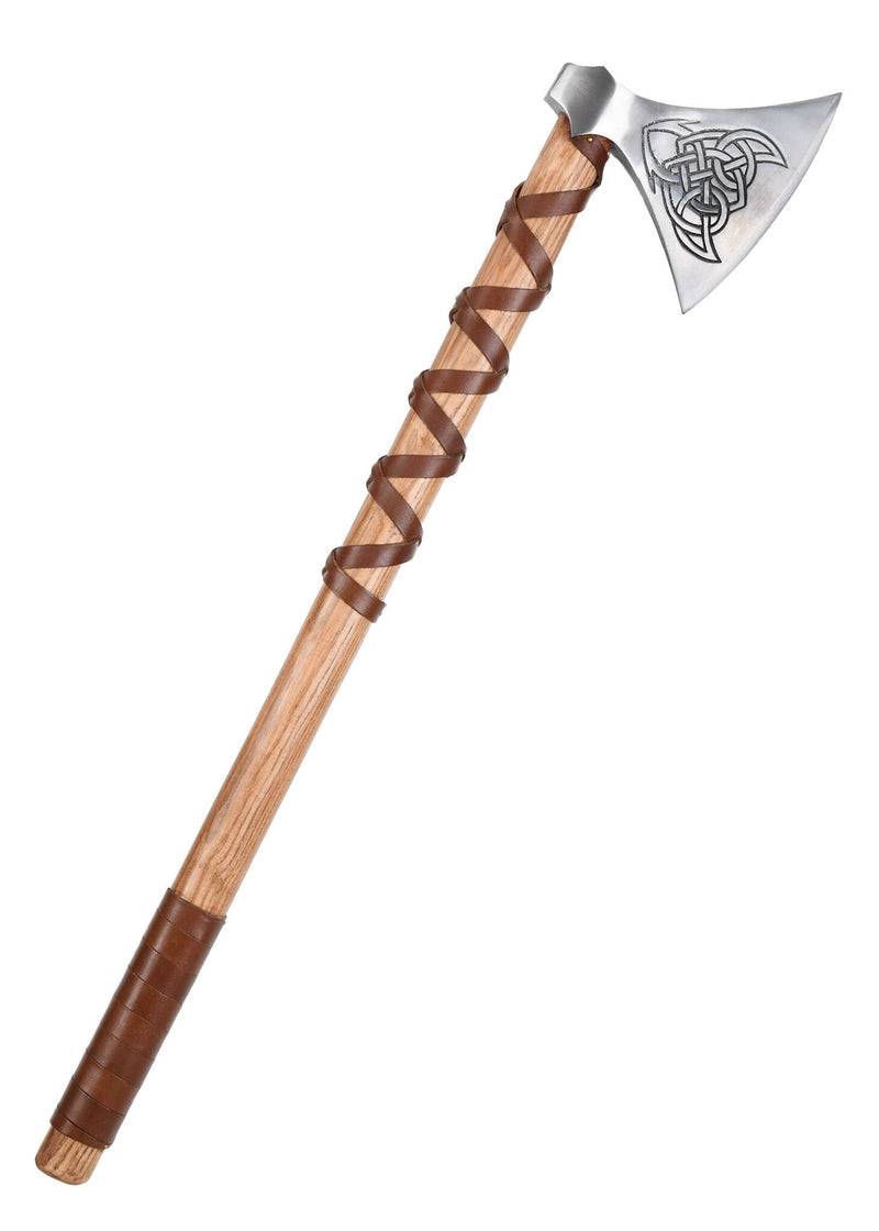 Vikingayxa, typ M, graverad, halvscharp